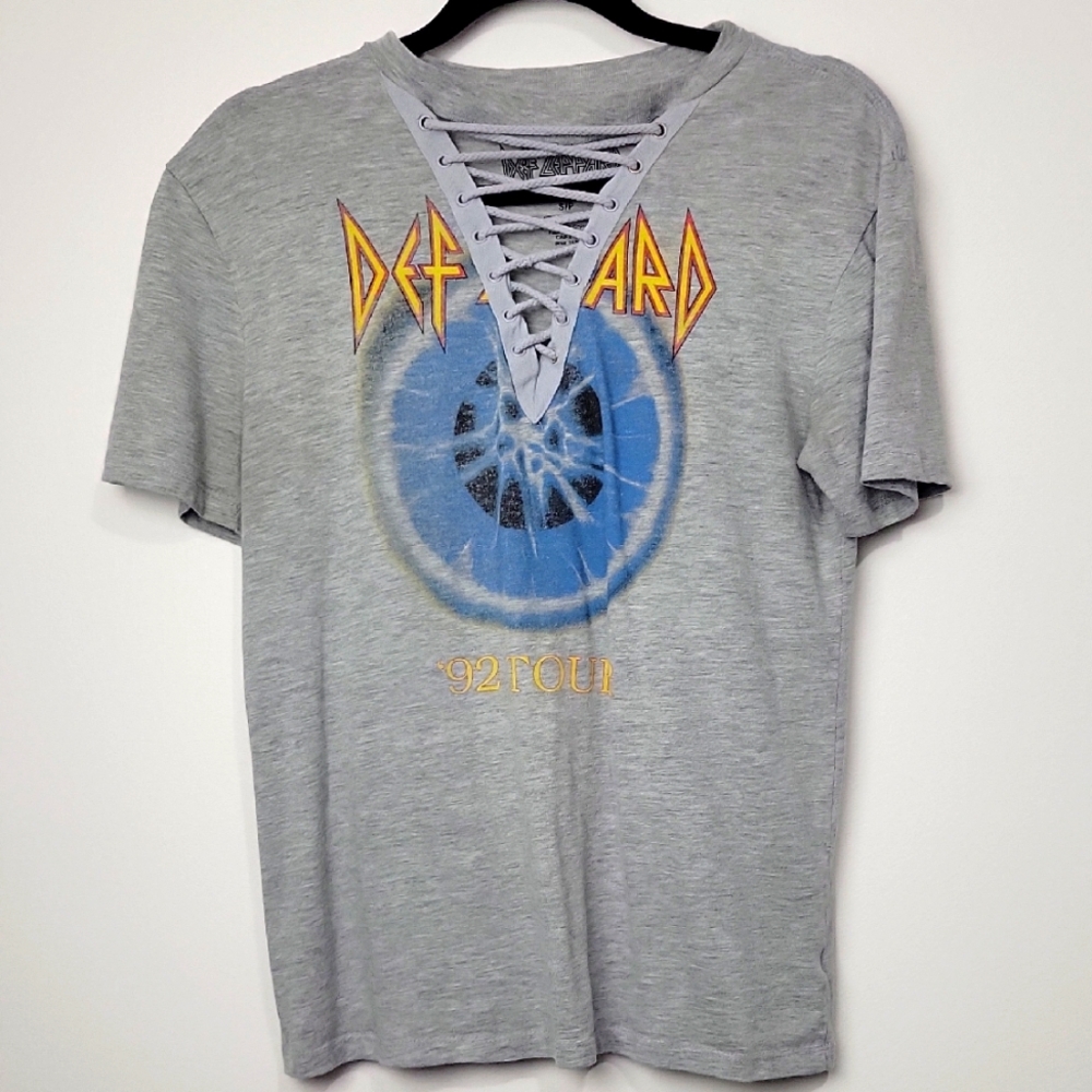 DEF LEPPARD WOMEN'S LACE TIE FRONT BAND SHORT SLEEVE TEE